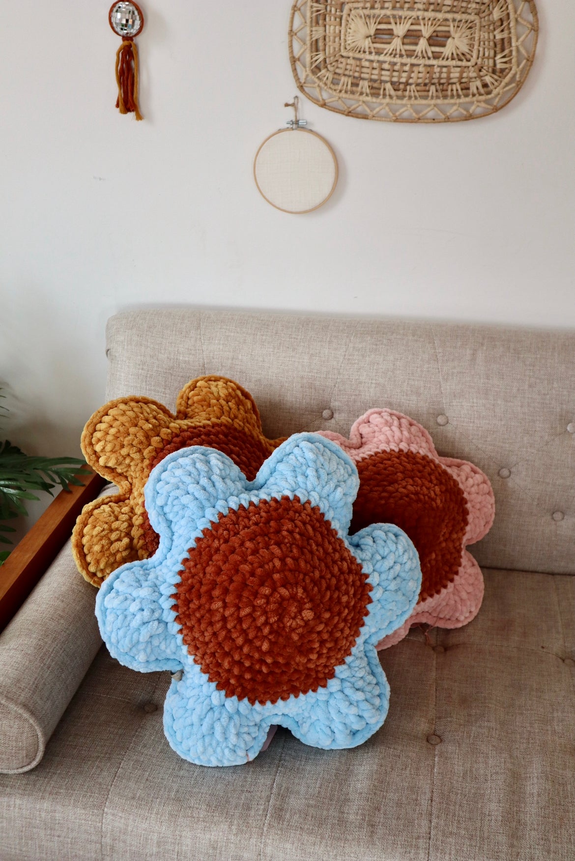 Retro Flower Pillows-- Daisy lover